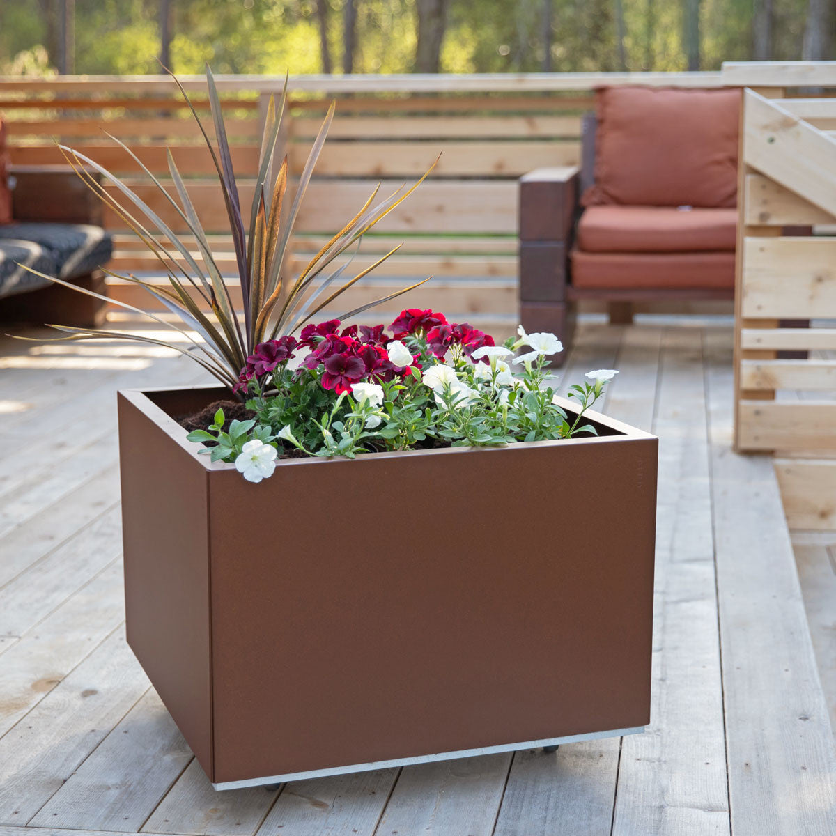 Bedd Steel Patio Planter Boxes - 2' Square Planters