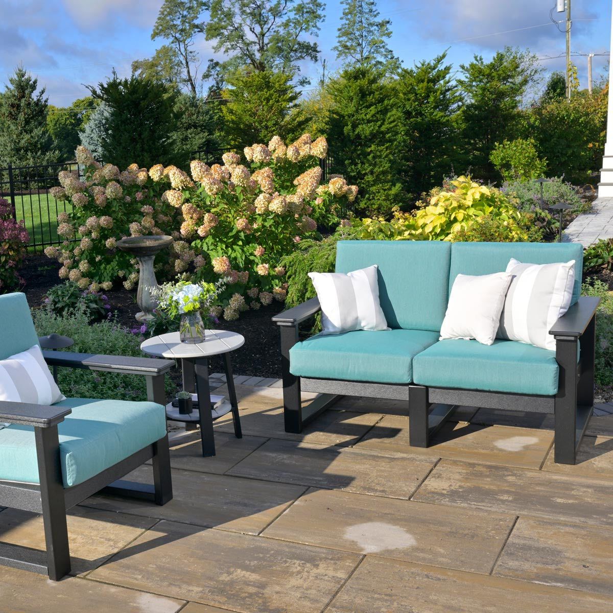 Black Frame & Cast Breeze Cushion