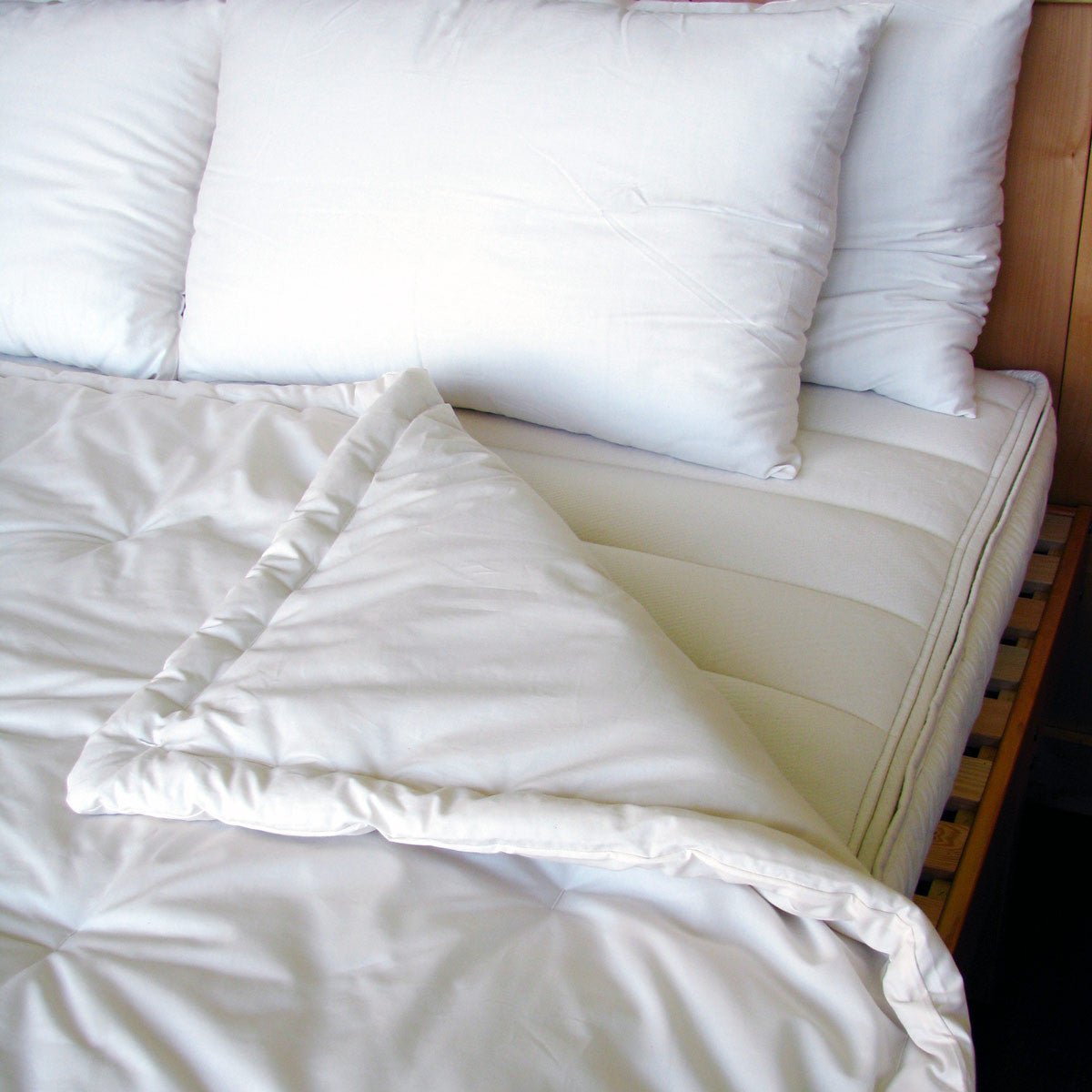 Queen-Size Wool Comforter