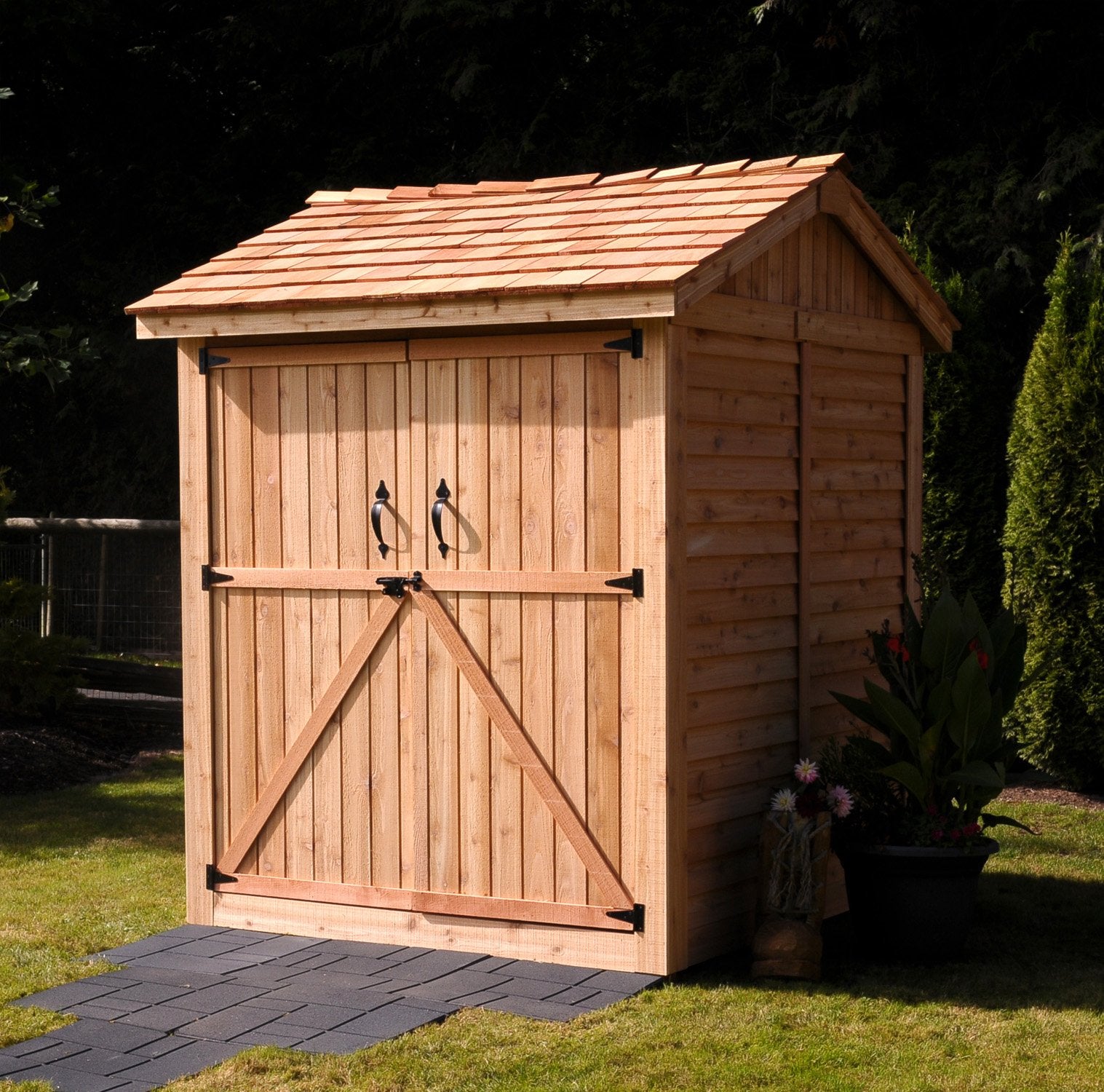 6' x 6' Maximizer Cedar Storage Shed