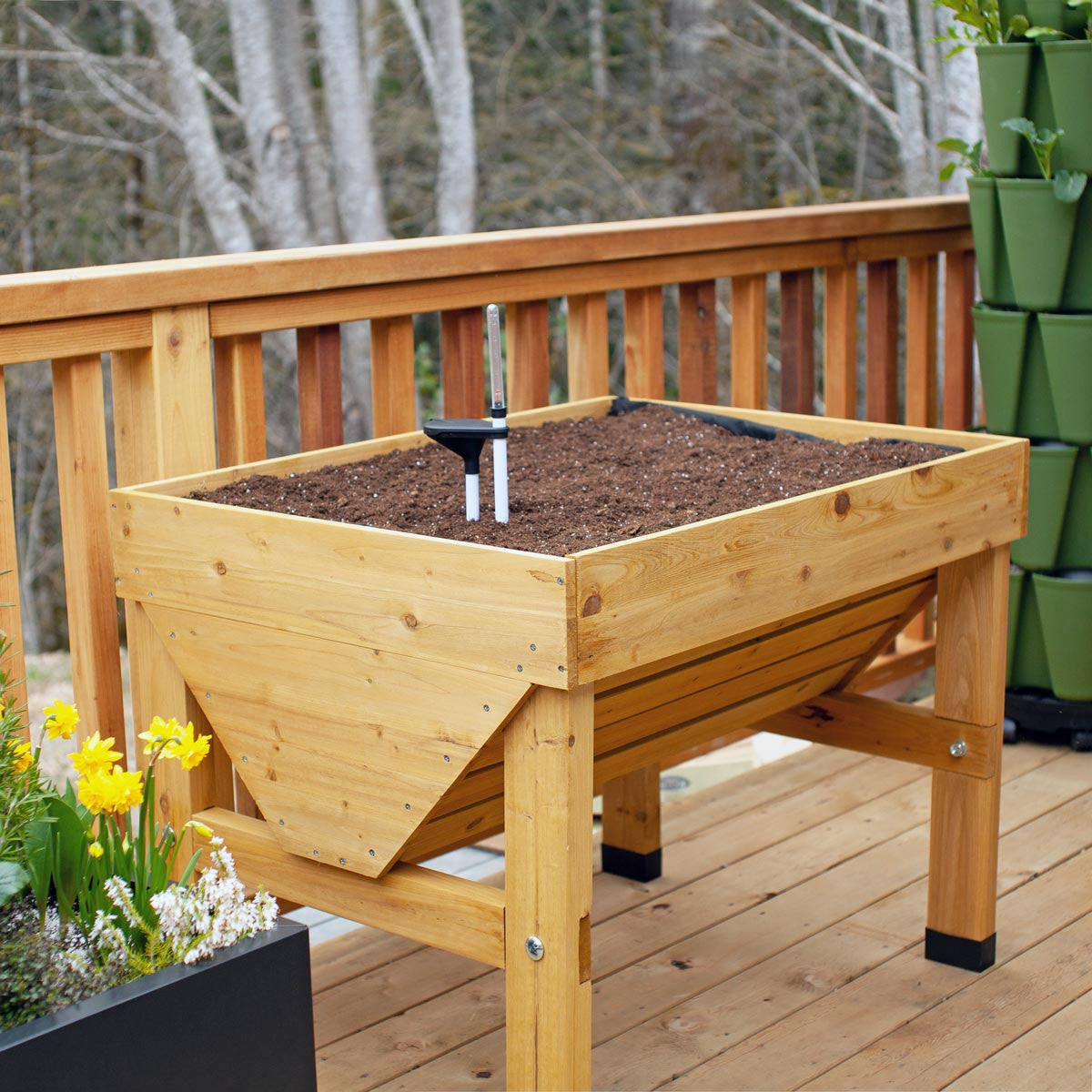 Small Classic Planter with Self-Watering Kit